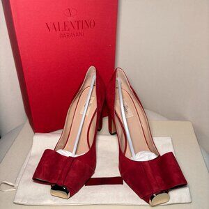 Valentino Garavini Red Suede Bow Detail Pumps with Gold Flat Toe, Sz 40/10